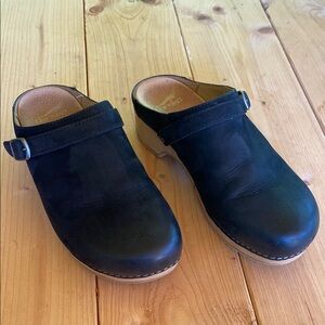 Dansko Black Mules Classic Leather Design